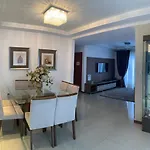 Casa com piscina em BC